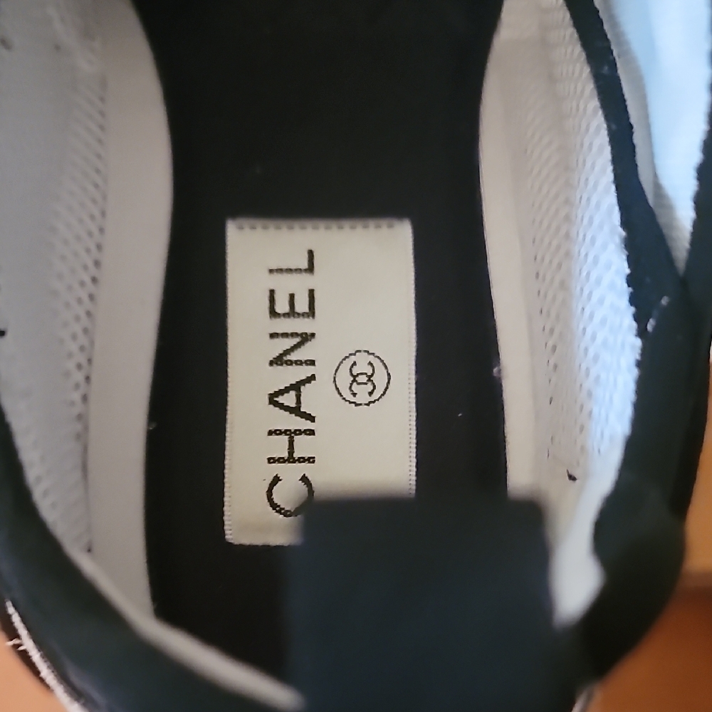 CHANEL Monochrome Lace-Up Sneakers - Picture 7 of 12
